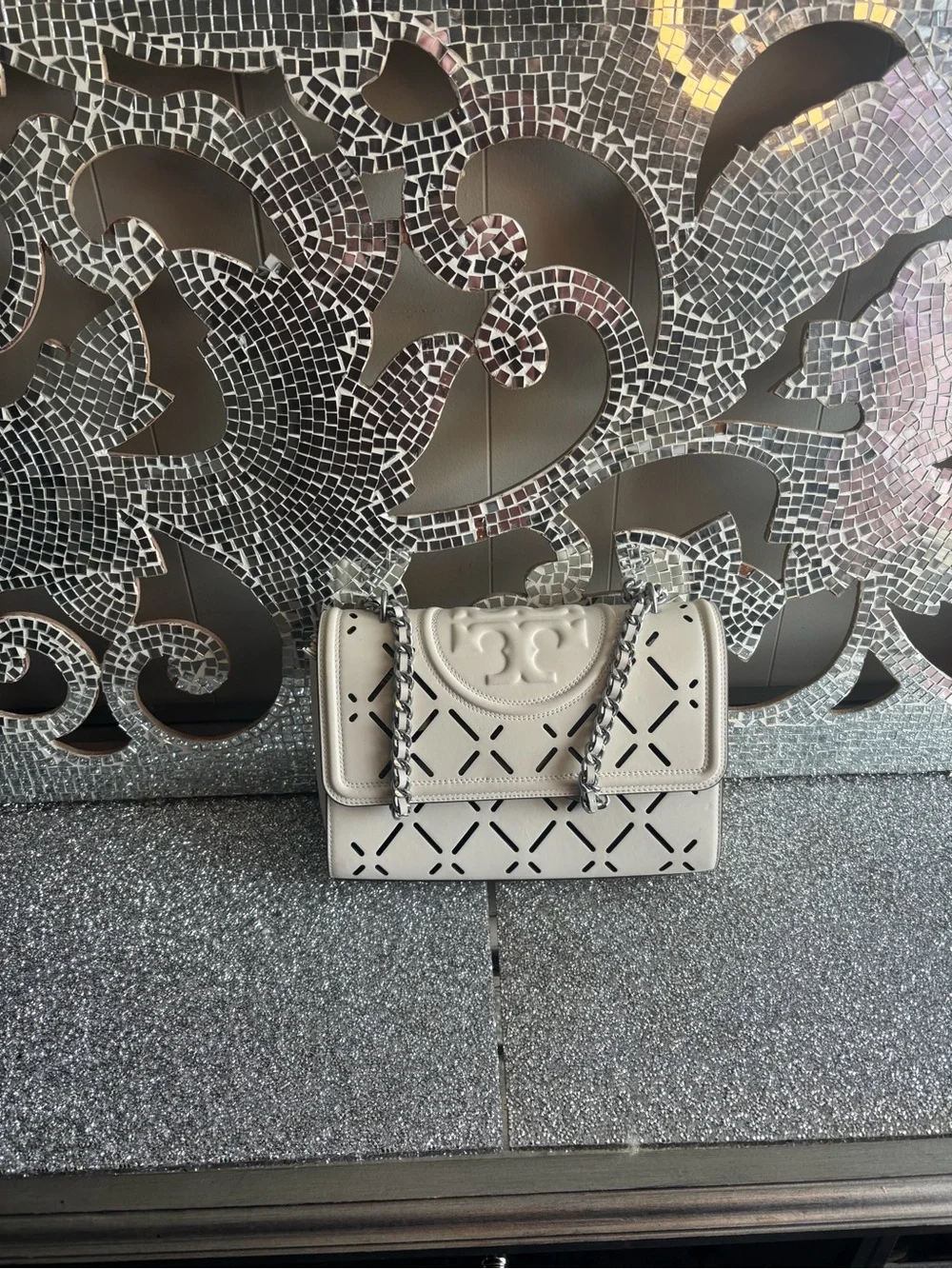 🌟Tory Burch Fleming White Perforated Leather Shoulder Bag with Chain Straps